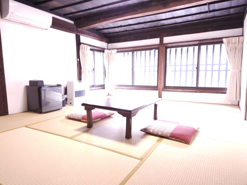 【おやど和田宿】客室五
中山道和田宿 江戸方向の街道を見下ろせます。